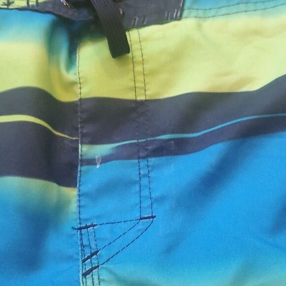 Boys Swim Trunks L  - Picture 5 of 5